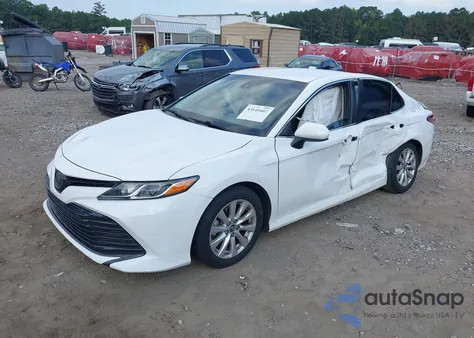 2018 Toyota Camry Le from USA, damaged, VIN 4T1B11HK3JU044579